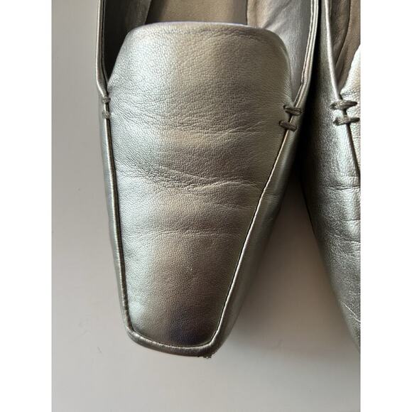 Vince Camuto Shoes Silver Flat Loafer Leather Size 9 M - Picture 10 of 10